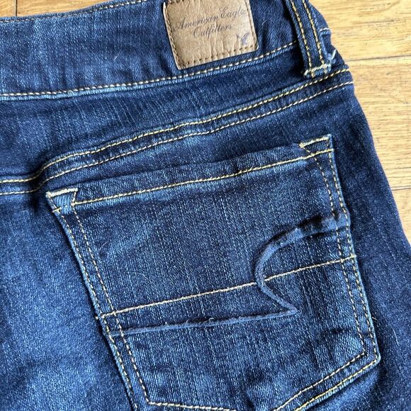 American Eagle Women's‎ 4 Jean Shorts Dark Wash Denim Stretch 5 Pocket - Picture 7 of 10